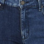 Bombshell Runaround in Stevie