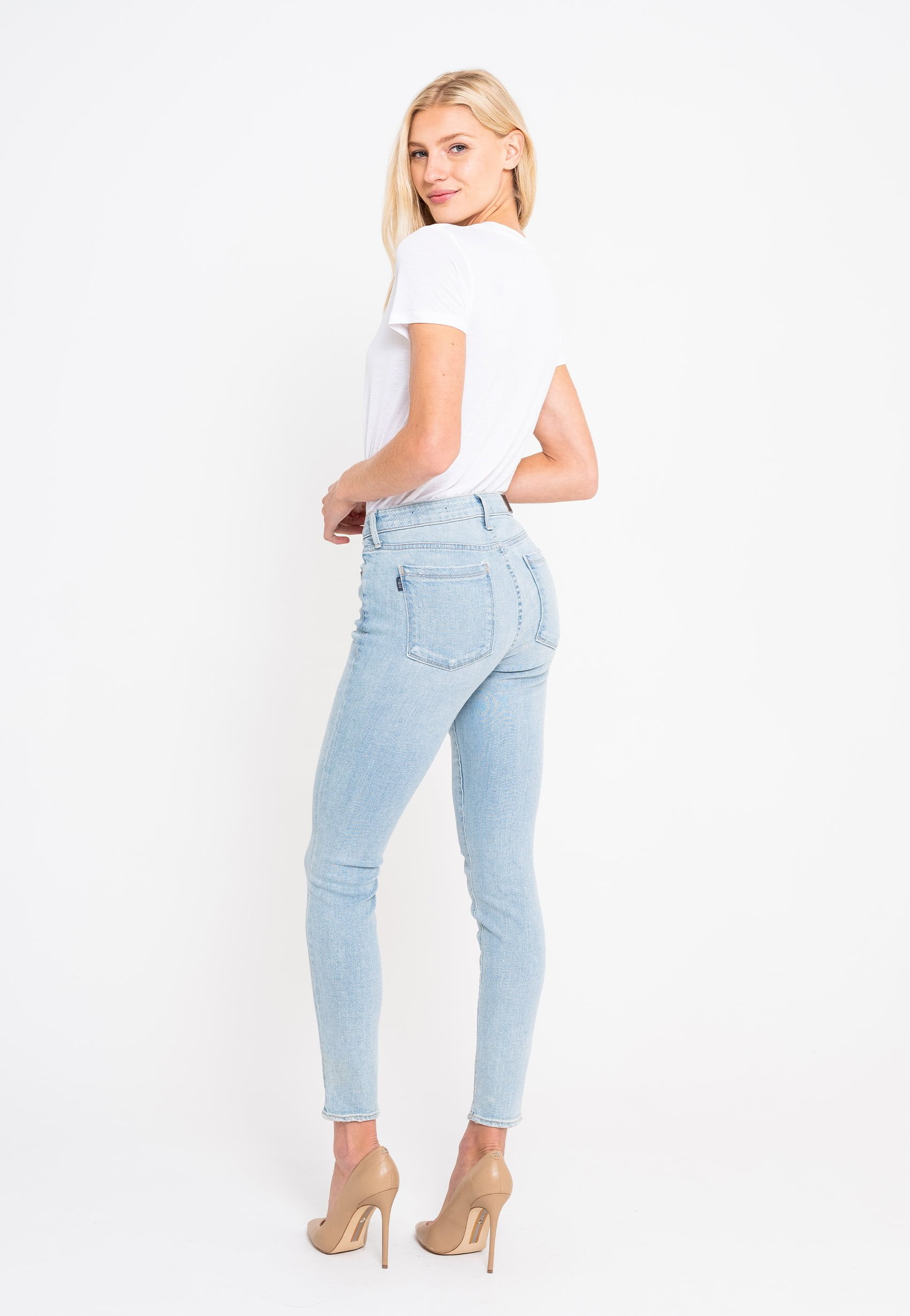 Kam Skinny in Malibu Destroy